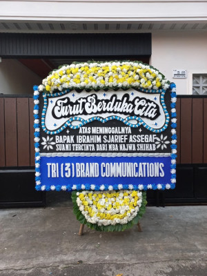 Papan Bunga Duka di Mbua Tengah